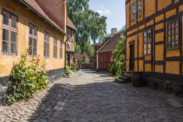 Illustration inspireret af en historisk bygade i Aarhus